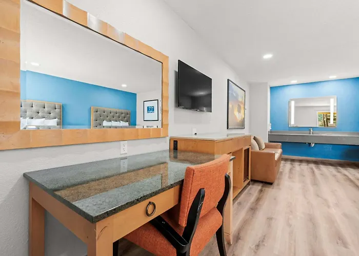 Cheap Hotels in Sealy