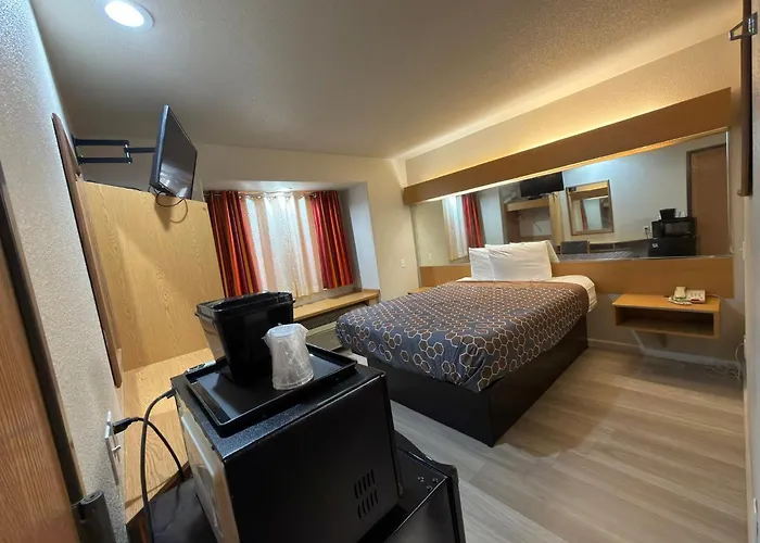 Cheap Hotels in Ada