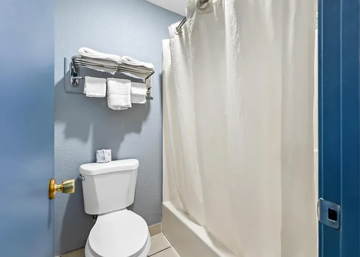 Motels in Greenwood