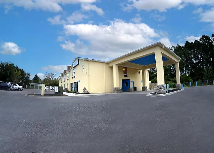 Motels in Loris