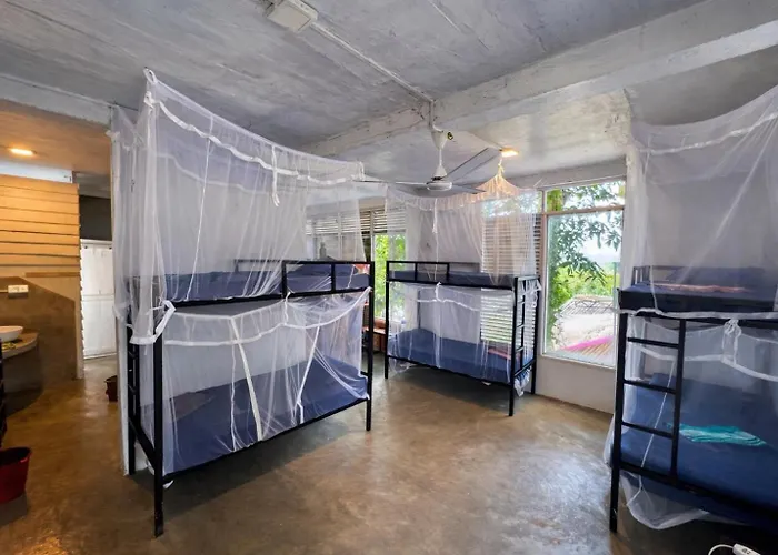 Hostels in Hikkaduwa