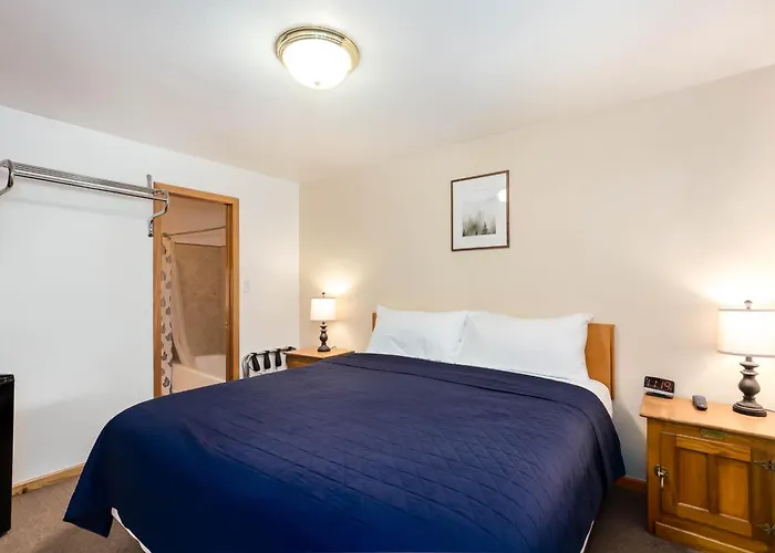 Motels in Oakridge