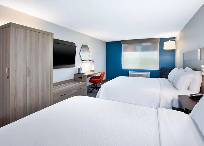 Cheap Hotels in Defiance