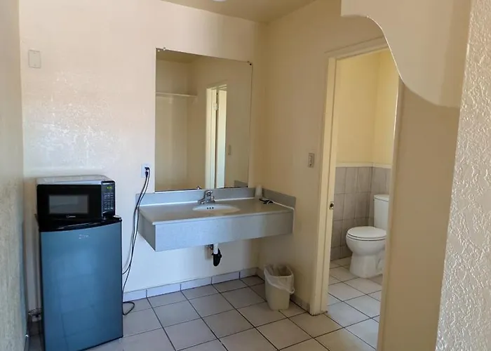 Motels in Cypress