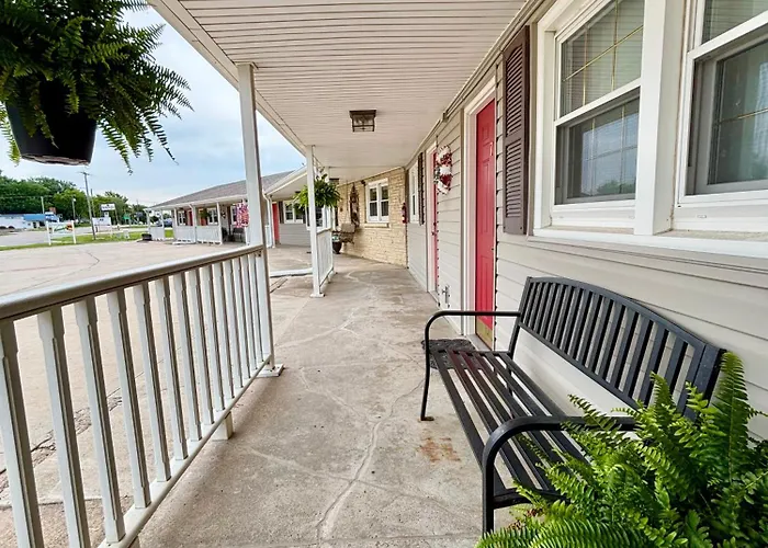 Motels in Seneca