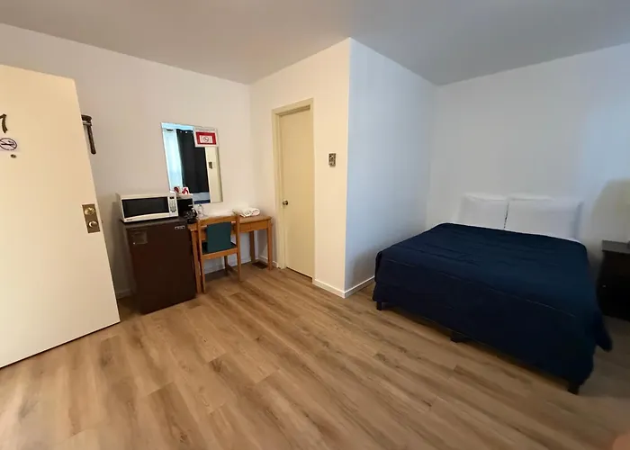 Motels in Kenora