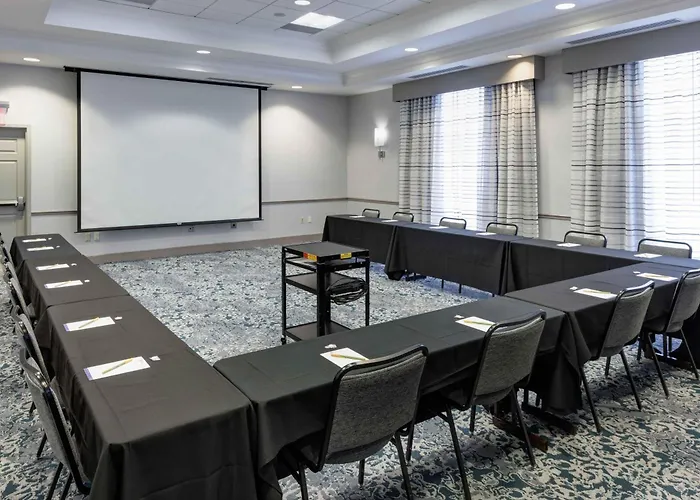 Cheap Hotels in Novi