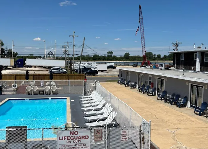 Motels in Levittown