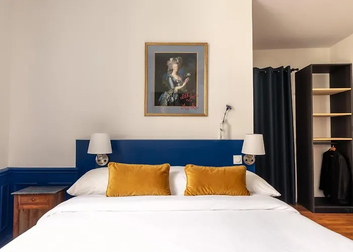Cheap Hotels in Versailles