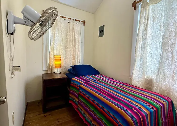 Hostels in Roatan