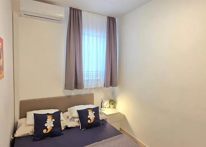 Billiga Hotell i Novalja