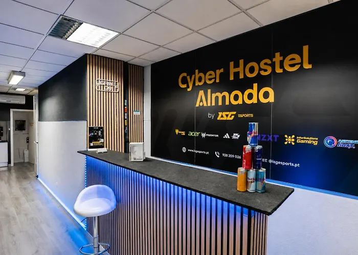 Hostels in Almada