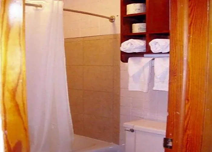 Motels in Palmyra