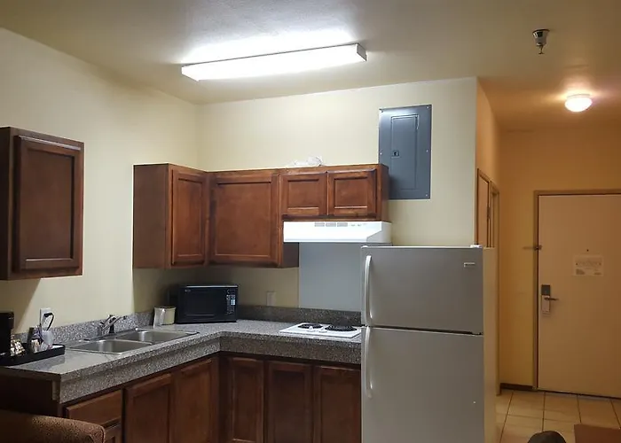 Cheap Hotels in Plainview