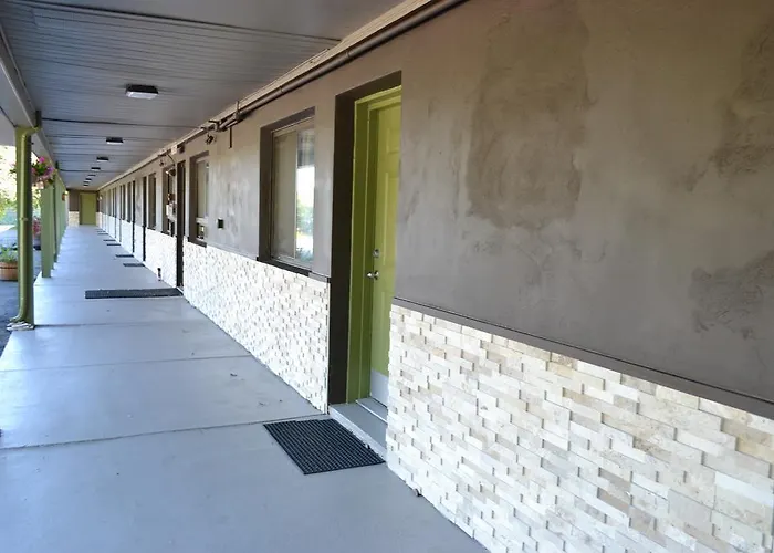 Motels in Holyoke