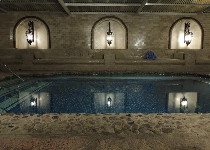 Cheap Hotels in Desert Hot Springs