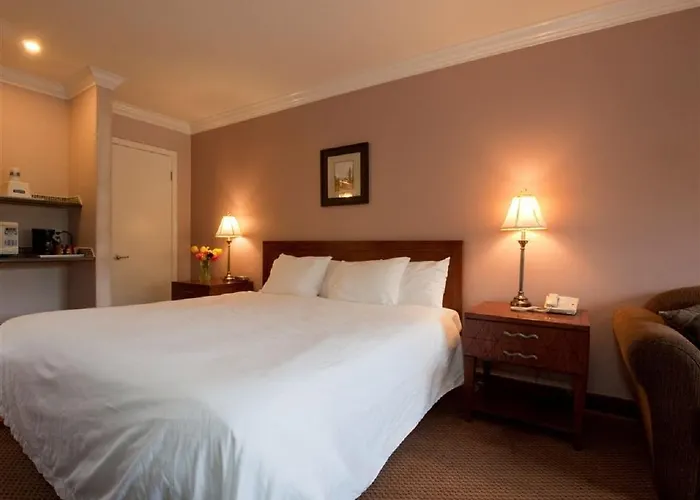 Motels in North Vancouver