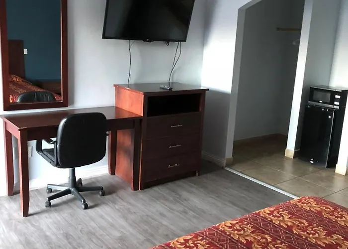 Motels in La Habra