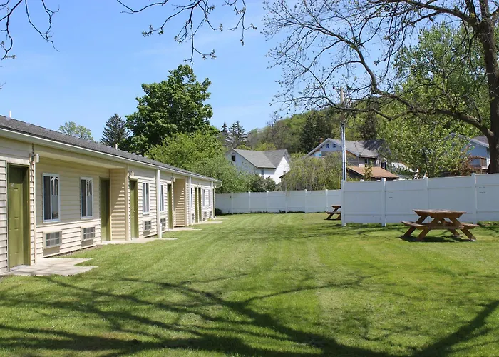 Motels in Hammondsport