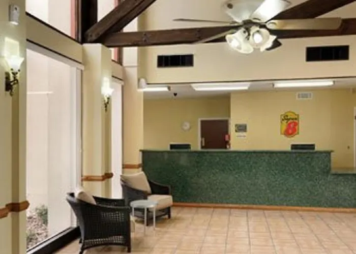 Motels in Leakey