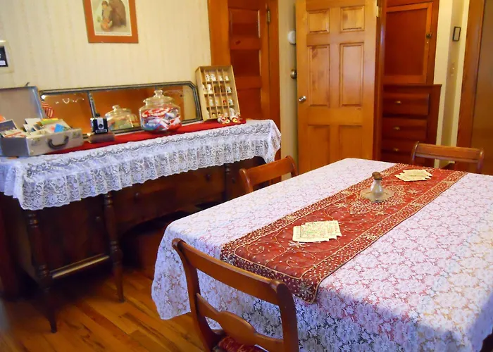 Motels in Lamoni