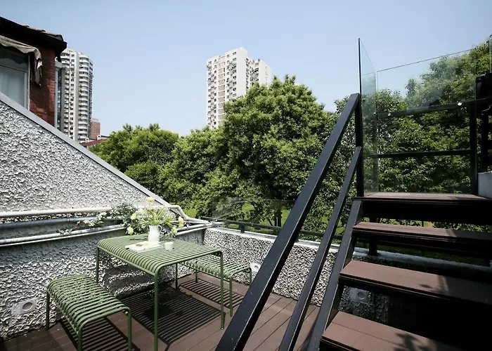 Pensions in Shanghai